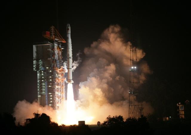 东方红一号人造地球卫星发射（我国第一颗人造地球卫星）(9)