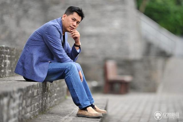 顶级纯羊毛西装（埃沃亚麻西装体验评测）(19)