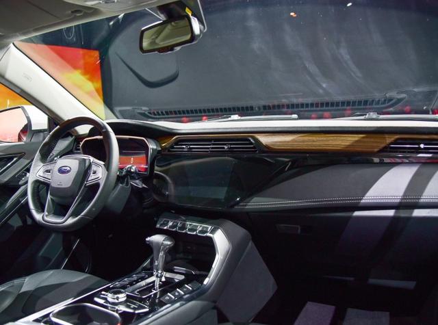 福特新款中型suv即将上市（福特全新紧凑SUV10.98万元起售）(6)