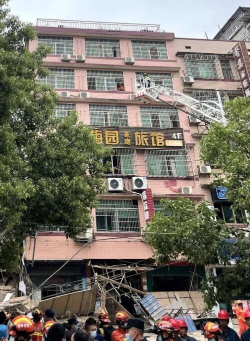 长沙楼房倒塌事故最新救援情况（长沙一栋6层楼房突发倒塌）(3)