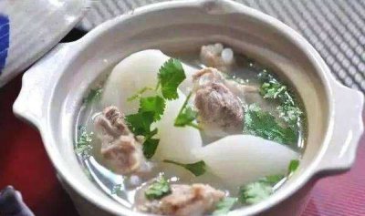 ​排骨汤怎样去油腻,做了一个排骨汤再烧什么菜呢