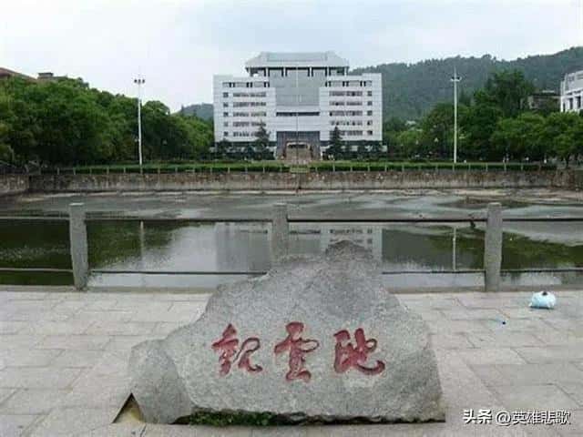 东南大学与中南大学哪个实力强（东南大学和中南大学哪个好）