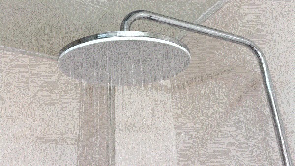  花洒水龙头的选择技巧(舒适体验花洒水龙头的选购建议)