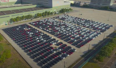 ​上千辆新款特斯拉 Model 3 现身上海码头，预计将出口到欧洲等市场