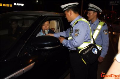 ​一瓶啤酒能查出酒驾吗多喝水可以查出来吗？一瓶啤酒几个小时查不出酒驾