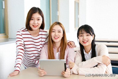​一个没教养的人很容易分辨，具有这五种表现