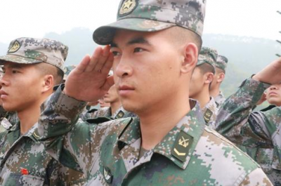 ​为救战友失去双眼和双臂，排雷英雄杜富国，会得到怎样的待遇？