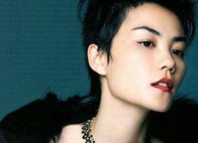 ​王菲唱功再难回巅峰，恐怕没有在大型舞台上真唱的能力了