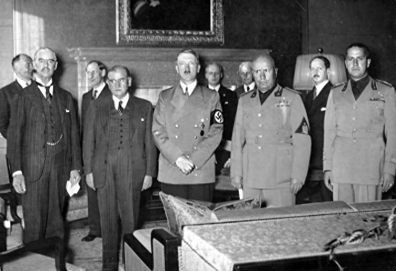 1938年9月29日，英法德意四国签订慕尼黑协定