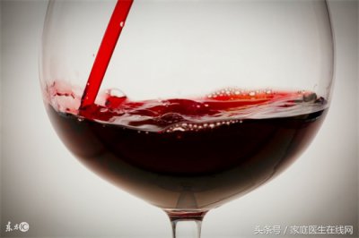 ​红葡萄酒的功效 每天适量喝点红酒，也能有这7大好处！