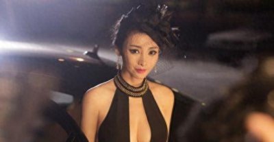 ​“丰韵”柳岩最近很少露面，怎么就不火了
