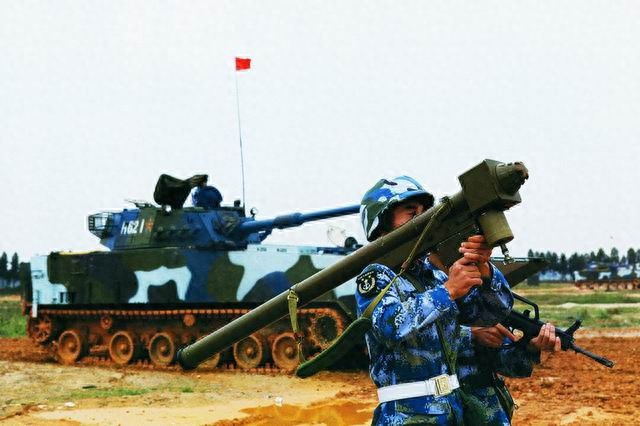 中国人民解放军海军陆战队！