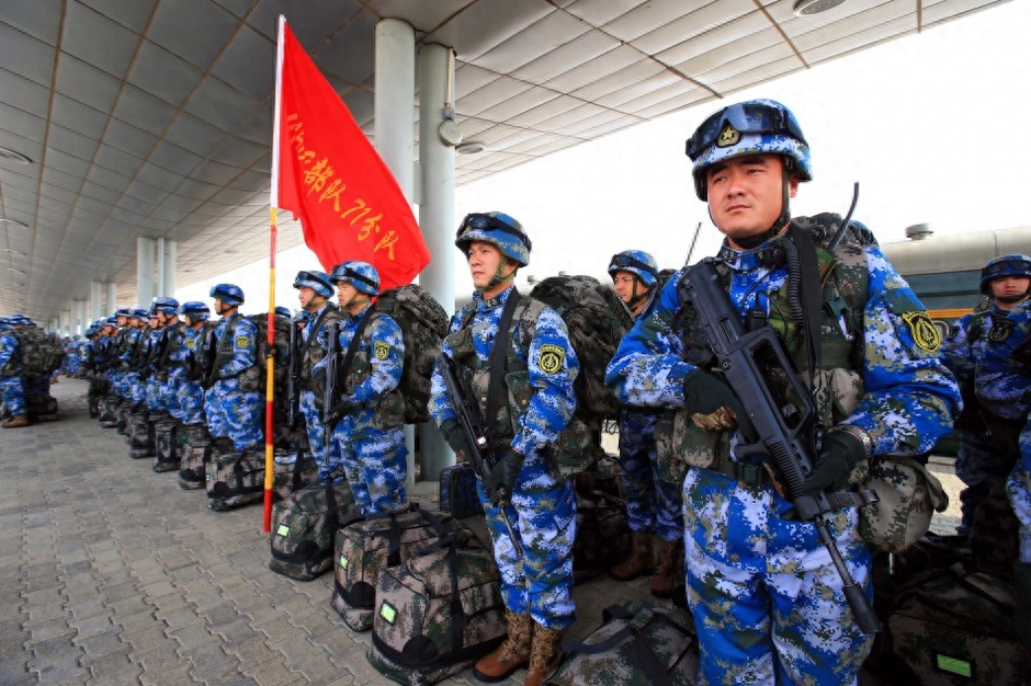 中国人民解放军海军陆战队！