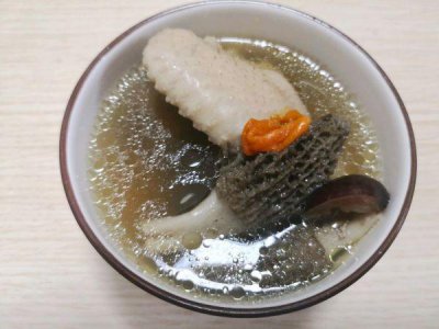 ​羊肚菌炖鸡汤的做法(羊肚菌炖鸡汤的配料)
