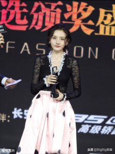 ​宋祖儿 穿蕾丝裙，气质照样很普通！