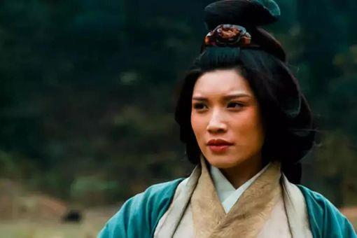 阿斗是甘夫人生的,为什么长坂坡是糜夫人抱着阿斗?