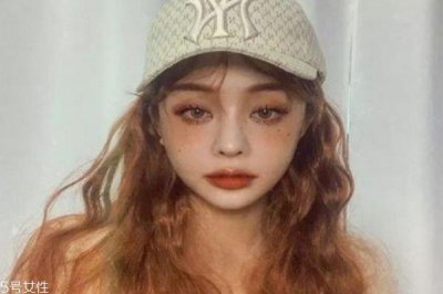 ​脏橘色发色适合冬天吗 脏橘色适合素颜吗