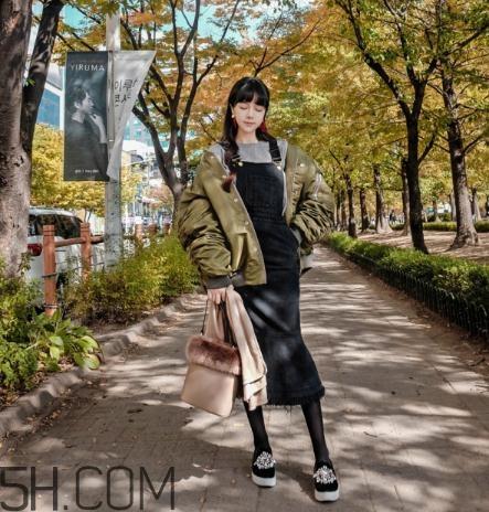 军绿色羽绒服怎么搭配？军绿色羽绒服搭配图片