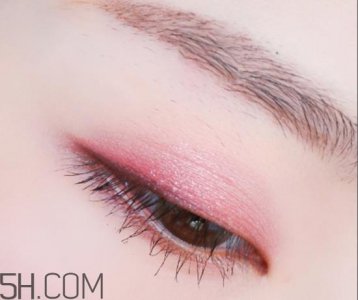 ​桃花妆眼影是什么颜色？眼影排行榜10强