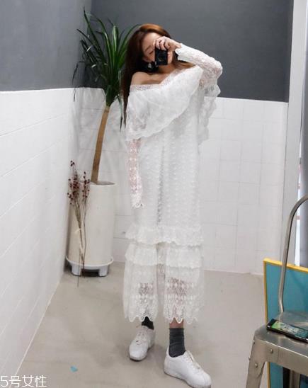蕾丝连衣裙搭配什么鞋？开启撩人春季