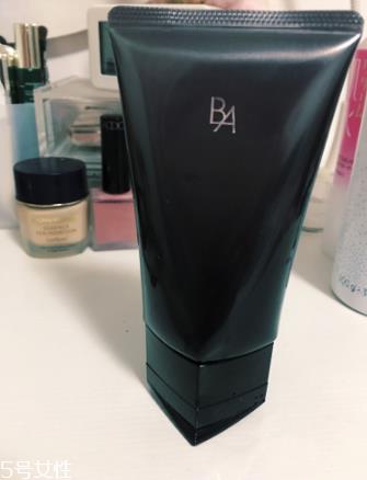pola黑ba洗面奶好用吗？挑不出毛病的一款洗面奶