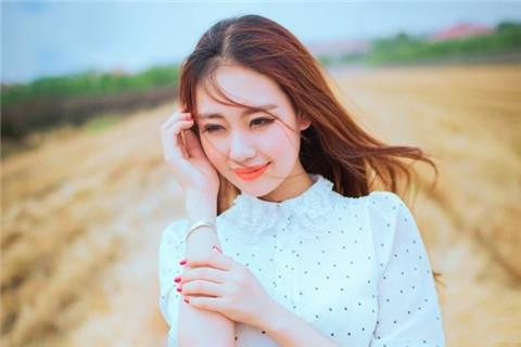 聊什么话题会让女孩开心，和女生聊什么话题