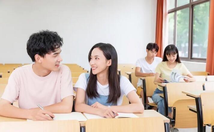 生活助学金申请理由(申请助学金的理由：奋斗不止)  1