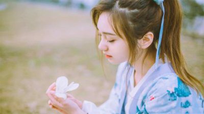 ​女孩找你借钱说明什么？是真有难处还是想骗钱