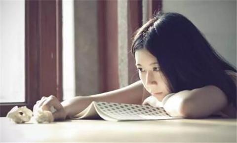 一个女生喜欢我但是我喜欢她闺蜜怎么办