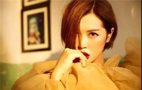第一次和女生约会怎么聊天才能不冷场？