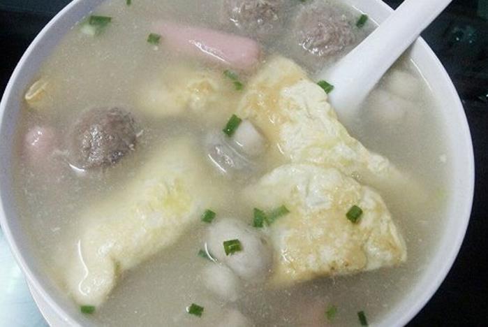 蛋饺汤在家怎么做？方法简单味道鲜美，天冷了不能错过它！