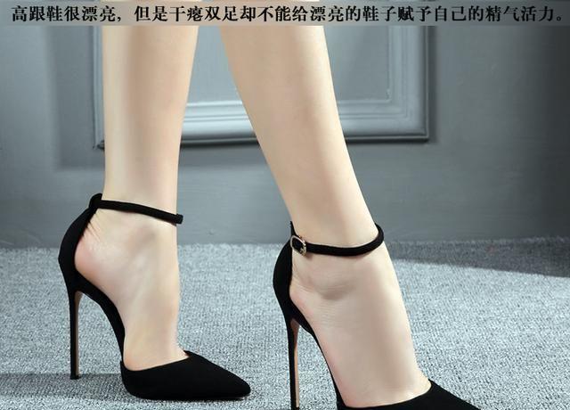 尖头细高跟鞋，穿在女人双脚上会显得优雅大气！