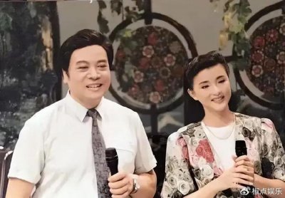​当年，杨澜和父亲闹掰，执意嫁给体重200斤，但身价超200亿的男人