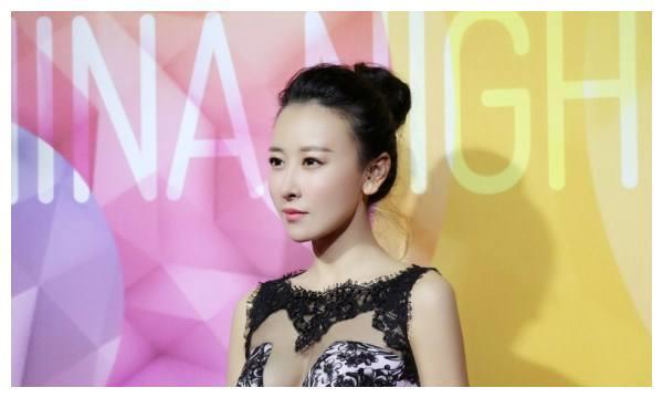 她被称为“人间尤物”，女人味十足，但却有一个男性化的名字