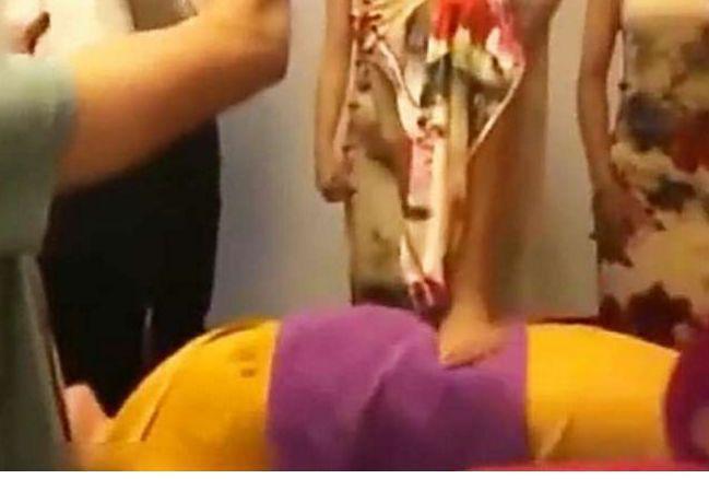 女子被催眠师催眠, 随即发生的事情, 网友大呼: 丧心病狂！