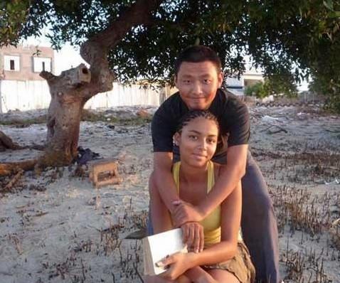 实拍那些娶非洲女人的中国男人