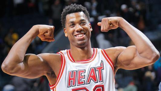 7图看NBA球员的麒麟臂：张伯伦二头肌比篮球大,霍华德肌肉如刀刻