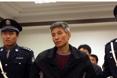 东北黑社会老大，打残副市长儿子，还当众打刘德华一耳光