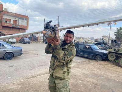 ​丢失大批先进武器！俄叙联军遭炸飞，勇夺美军基地俄罗斯战士阵亡