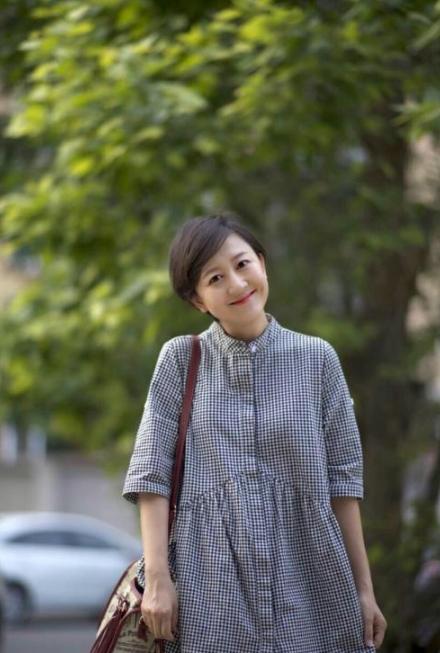 她被评为国家一级演员，低调演戏不红，竟是演员李幼斌的姐姐