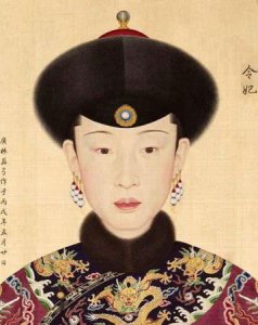 ​她比乾隆小16岁，生了6个子嗣，150多年不腐尸身吓坏盗墓贼