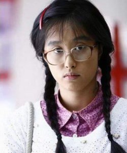 ​她因扮演“丑女”意外走红，如今没想到真的嫁给了丑老公