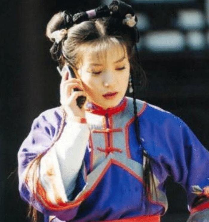 7张经典照片,法海搂着白娘子,雕兄摘下了面具,周星驰牵手黄圣依