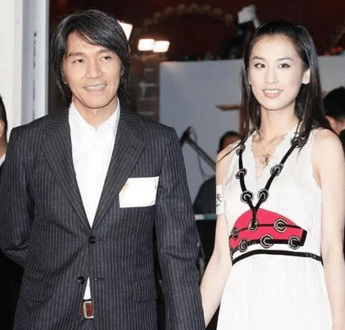 7张经典照片,法海搂着白娘子,雕兄摘下了面具,周星驰牵手黄圣依