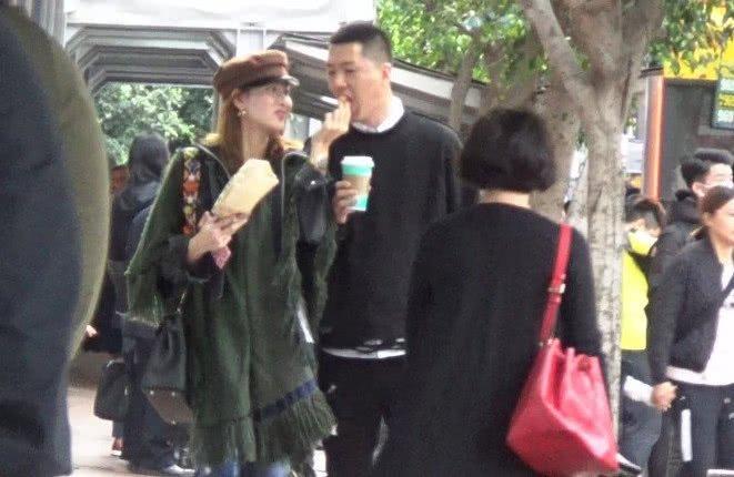 李彩桦宣布婚讯，老公背影显赫，拥有价值11亿北京四合院