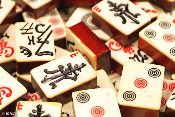打麻将怎么样才能赢？麻将高手为你送上打麻将麻将，赶快学