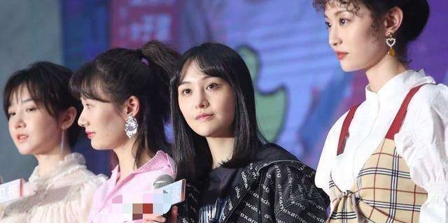 粉丝只有900万！为何郑爽还能是“一线流量花旦”？