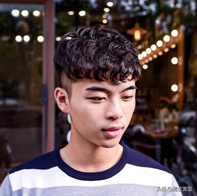 男生还剪“毛寸”发型？19年秋天剪这4款，尽显帅气暖男气质
