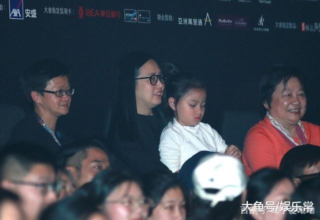 刘德华老婆年轻时原来这么美! 仙气十足, 难怪华仔这么宠她!