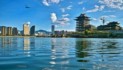 ​杭州市面积最小的县，人口超40万，是“国际花园城市”